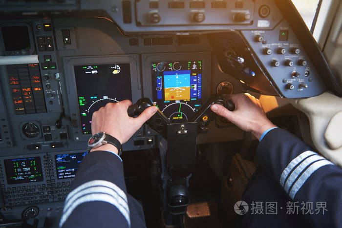 乘坐飞机模拟器免费下载_乘坐飞机的游戏手机版下载_坐飞机手机游戏推荐